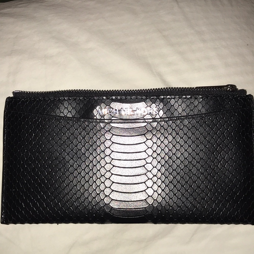 BNWT MICHAEL KORS WALLET